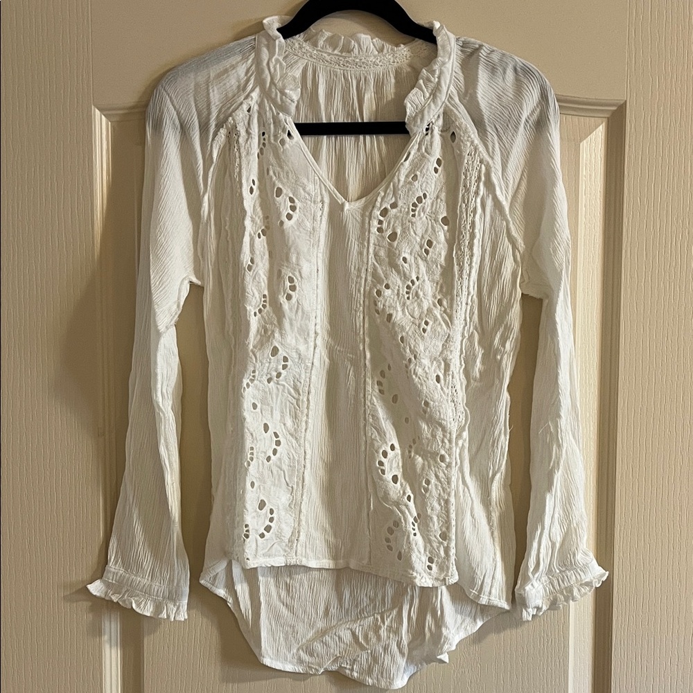 Women’s White Eyelet V-Neck Long Sleeve Top